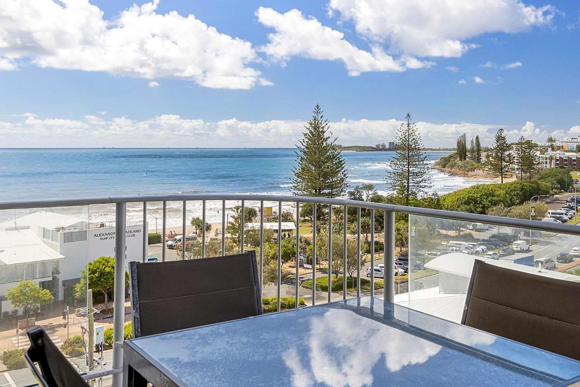Mandolin Beachfront Resort Alexandra Headland Exterior photo
