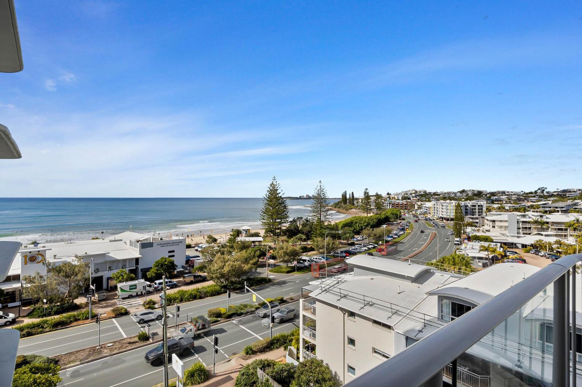 Mandolin Beachfront Resort Alexandra Headland Exterior photo